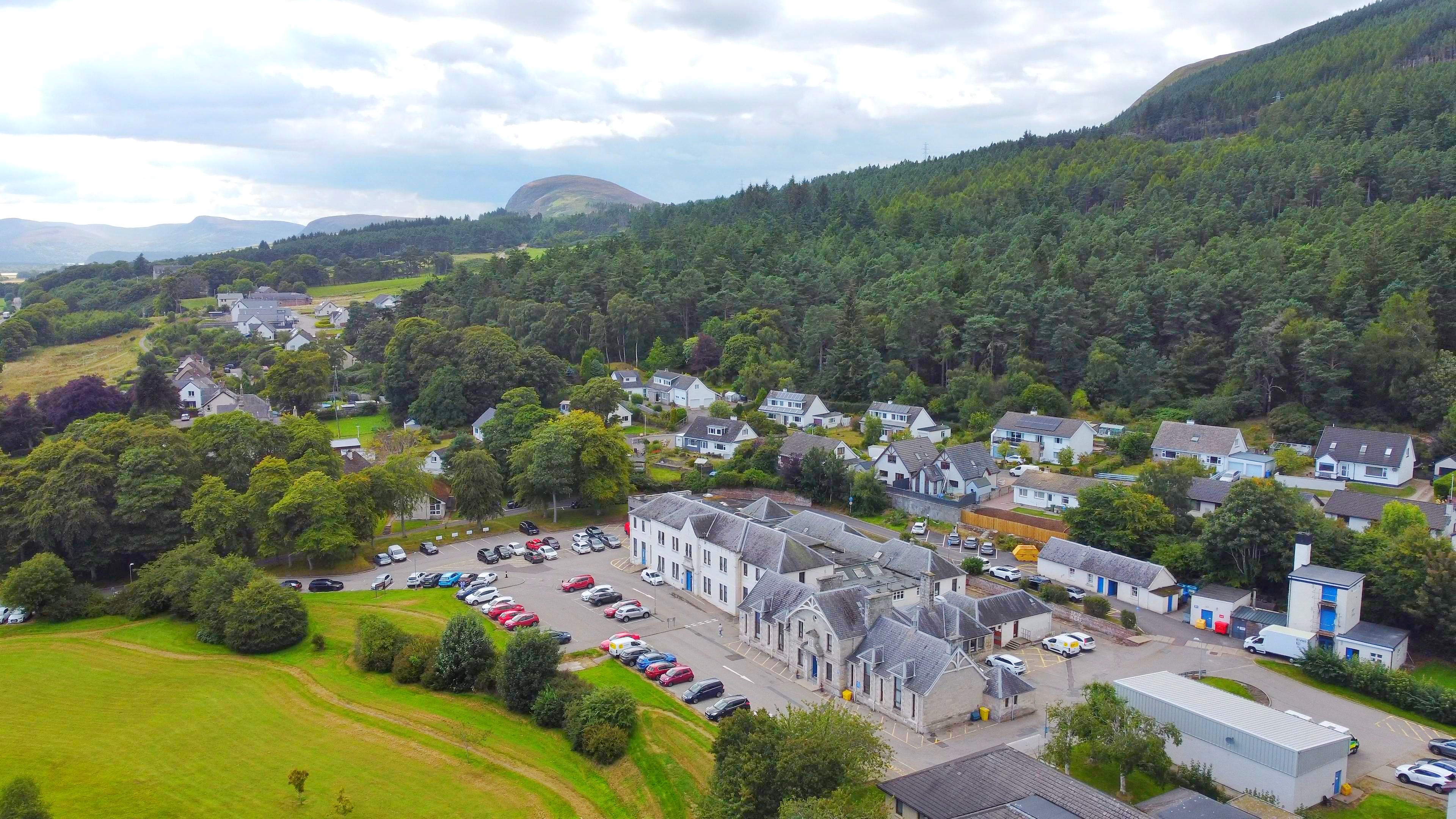 Lawson Memorial Hospital, Golspie - aerial view - 0