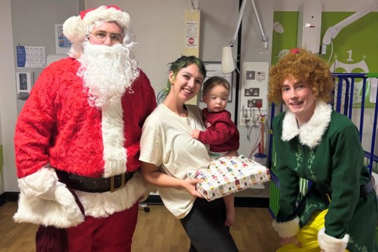 Lauren’S Story Spreading Christmas Magic To Children In Hospital 1